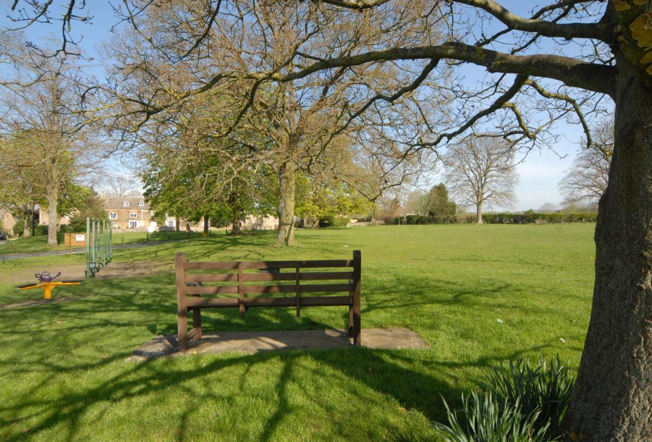 Grooms Cottage Kingham Esterno foto